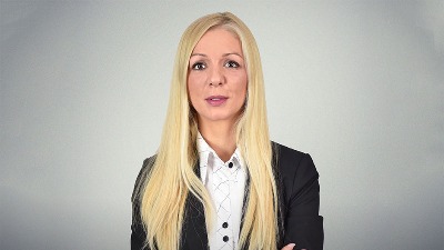 "Policija upala u stan čoveku jer je na prozor okačio transparent Vučićevih laži"