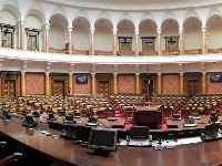 Poslanici usvojili izmene Zakona o biračkom spisku