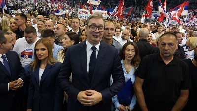 Malo mu je samo knjiga - Vučić hoće da piše udžbenik