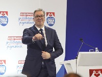 "Vučić izvodi državni udar, menja ministre kao igračke, ponižava premijera"