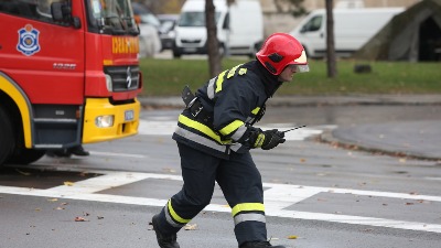 Buknuo požar u restoranu na Vračaru (VIDEO)