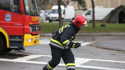 DRAMA kod beogradskog aerodroma: Zapalilo se teretno vozilo na auto-putu 