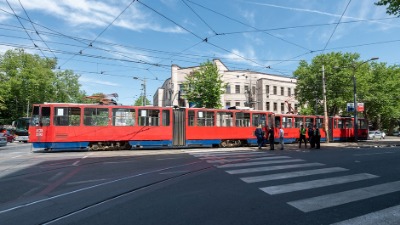Nesreća u Beogradu: Tramvaj iskočio iz šina (FOTO) Nesreća u Beogradu: Tramvaj iskočio iz šina (FOTO)