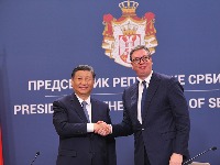 VUČIĆEV ČARTER LET ZA SEPTEMBAR Zagrli me brate Si