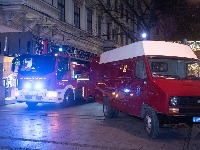 Buknuo veliki požar u Limanskom parku: Izgorela baraka, sprečena veća katastrofa (FOTO, VIDEO)