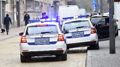 Otac i dva sina pretukli muškarca zbog parking mesta