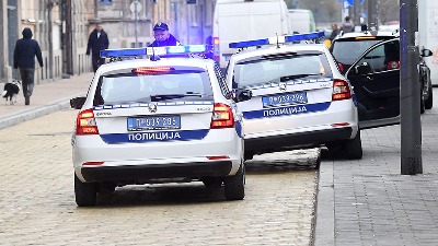 Policajac TEŠKO POVREĐEN: Obezbeđivao pokvareno vozilo na putu, na njega naleteo "volvo"