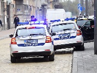 (VIDEO) Drama u Aranđelovcu: Radnik se popeo na kran i preti da će skočiti