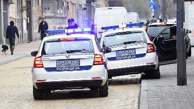Nasilje na Zvezdari: Razbojnik drvenom motkom tukao radnicu kafića