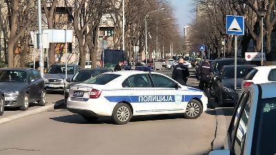 Muškarac skočio s mosta, policija pokušava da dođe do njega