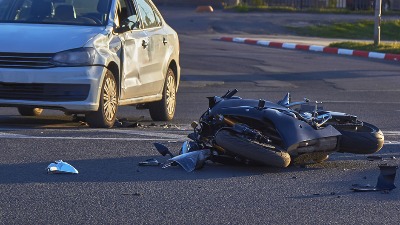 Teško povređen vozač motora kod Vladičinog Hana