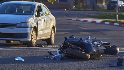 Ozbiljno povređen motociklista kod Tošinog bunara