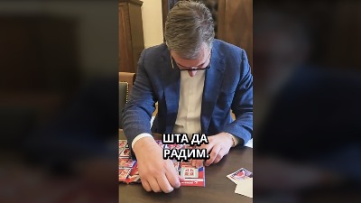 "I album ste namestili": Vučić lepi sličice, komentari su blago (VIDEO)