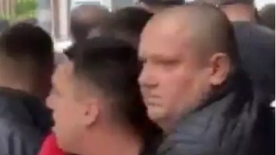 Evropski mediji: Danilo Vučić hteo da se umeša u tuču navijača u Nemačkoj (VIDEO)