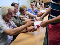 STUDENTI SU SPREMNI Ko je na listi SNS za izbore?