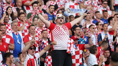 "Baci zastavu, obuci dres naopačke": Organizatori ponižavali Hrvate