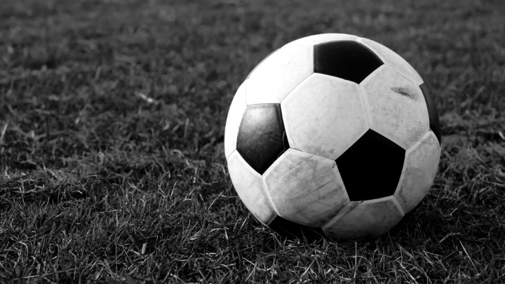 Umro bivši osvajač KEŠ i Kupa UEFA, na terenu nosio naočare
