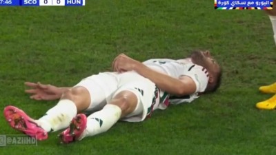 Mađarski fudbaler posle jezivog sudara ostao bez svesti (VIDEO)