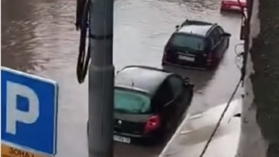 Nevreme napravilo haos: Potopljene ulice, stanica pod vodom (VIDEO)