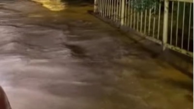 Haotične scene nevremena u BG: Reke vode na ulicama, ljude izvlačili iz vozila (FOTO, VIDEO)