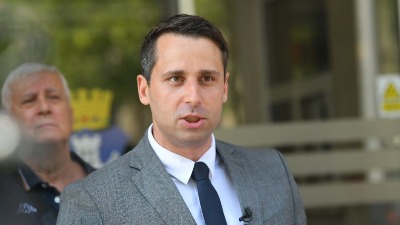 Mitrović (SSP): Škola pripada đacima, a ne glavnom odboru SNS