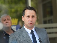 Mitrović: SNS-ovci paralisani, suočeni su sa najvećim buntom