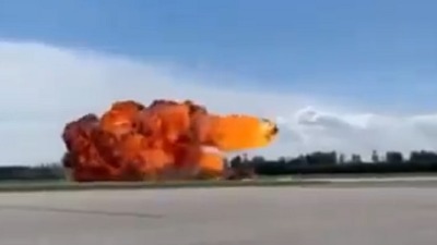 Srušio se avion, a onda je usledila OGROMNA BUKTINJA (VIDEO)