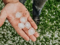 Počelo nevreme: Na ovo mesto se sručio grad (FOTO)