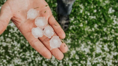 Počelo nevreme: Na ovo mesto se sručio grad (FOTO)
