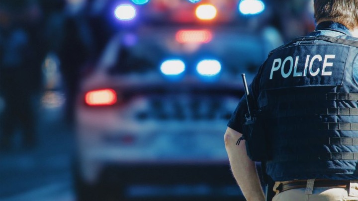 Išao od kuće do kuće i ubijao svoju decu! Jezivi detalji masakra u kom je stradalo 8 mališana!