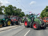 Poljoprivrednici kreću u blokadu 42 saobraćajnice: Štite uvoznički klan, a nas ponižavaju!