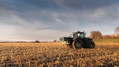 Poljoprivrednici kupuju gorivo za oranje na kredit