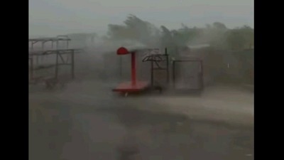 Nevreme pogodilo Vojvodinu: Poplavljene ulice, vetar nosi sve pred sobom (VIDEO)