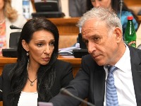 SRCE: Brutalnim napadom na Tepić režim otvorio sezonu lova na opozicione političare