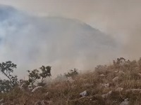 Širi se požar u brdima iznad Cetinja i Budve (VIDEO)
