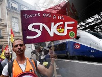 Sabotaža uoči otvaranja OI: Stali brzi vozovi u Parizu (VIDEO)