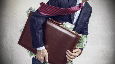  SRBIJA SE PONOVO ZADUŽUJE Posle praznika 372 miliona evra