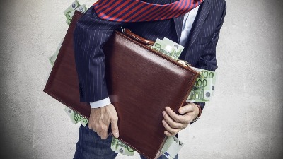 Zakon o poreklu imovine u Srbiji postoji samo na papiru: Stranački funkcioneri i sportski klubovi rade šta hoće