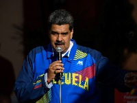 Maduro prebačen u zgradu suda: Evo kako ga ubacuju u blindirano vozilo (VIDEO)