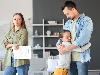Razvod i novac: Ono što deca zaista pamte nije iznos, već osećaj sigurnosti