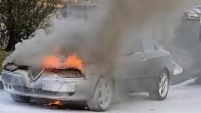 Izgoreo automobil na Konjarniku (VIDEO)