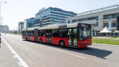 Vozač NAGLO ukočio: Više osoba povređeno u autobusu 16