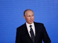 Putinovo zdravlje UPITNO: Rukovanje predsednika Rusije izazvalo pometnju (VIDEO)