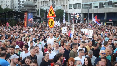 Aktivisti osuđeni jer su mahali sendvičem ispred novinarke Informera