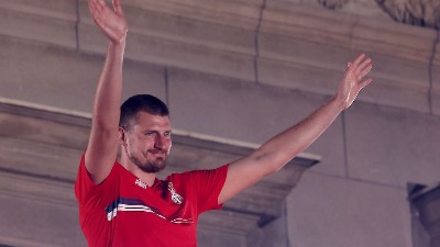 Ovako izgledaju satovi koje je Jokić poklonio igračima (FOTO)