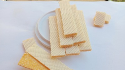 Savršen kolač od napolitanki: Ne peče se - idealan za slave (VIDEO) 