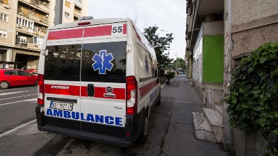 Na blokadi kod Palmotićeve kolima udareno dvoje lekara (VIDEO)