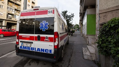 Nesreća kod Cvetkove pijace: Motorciklista izgubio kontrolu nad motorom, jedna osoba povređena