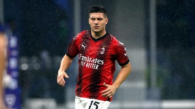 Luka Jović napušta Milan? Dobio "devetku", a Italijani ga obrisali iz tima