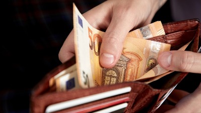 3 znaka konačno izlaze iz bede: Dugovi NESTAJU, a novčanik će biti pun para 